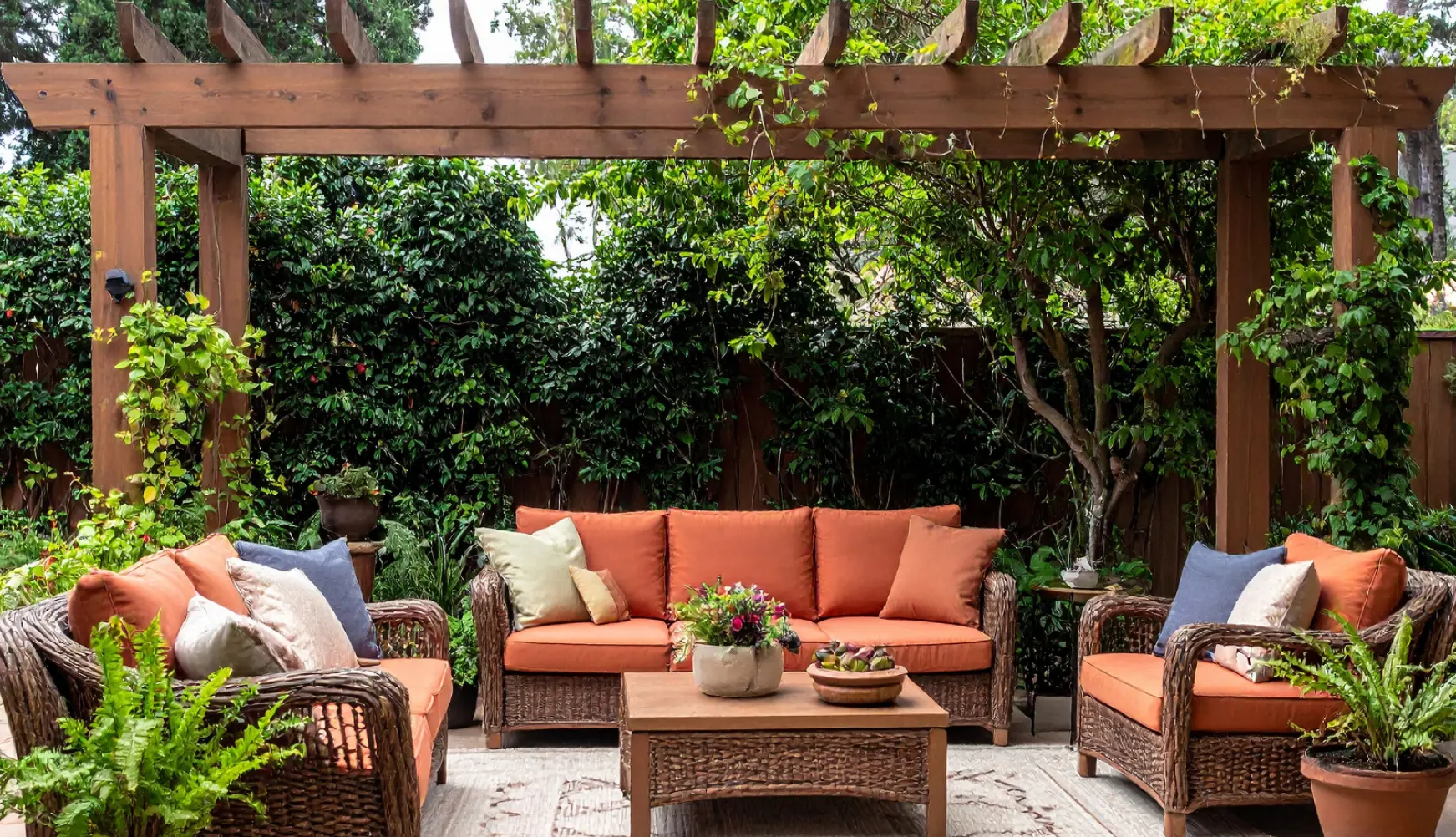 img - custom Pergolas — 3